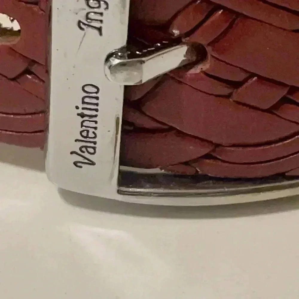 Valentino,beautiful classic belt excellent condition made of pure Italian leathe